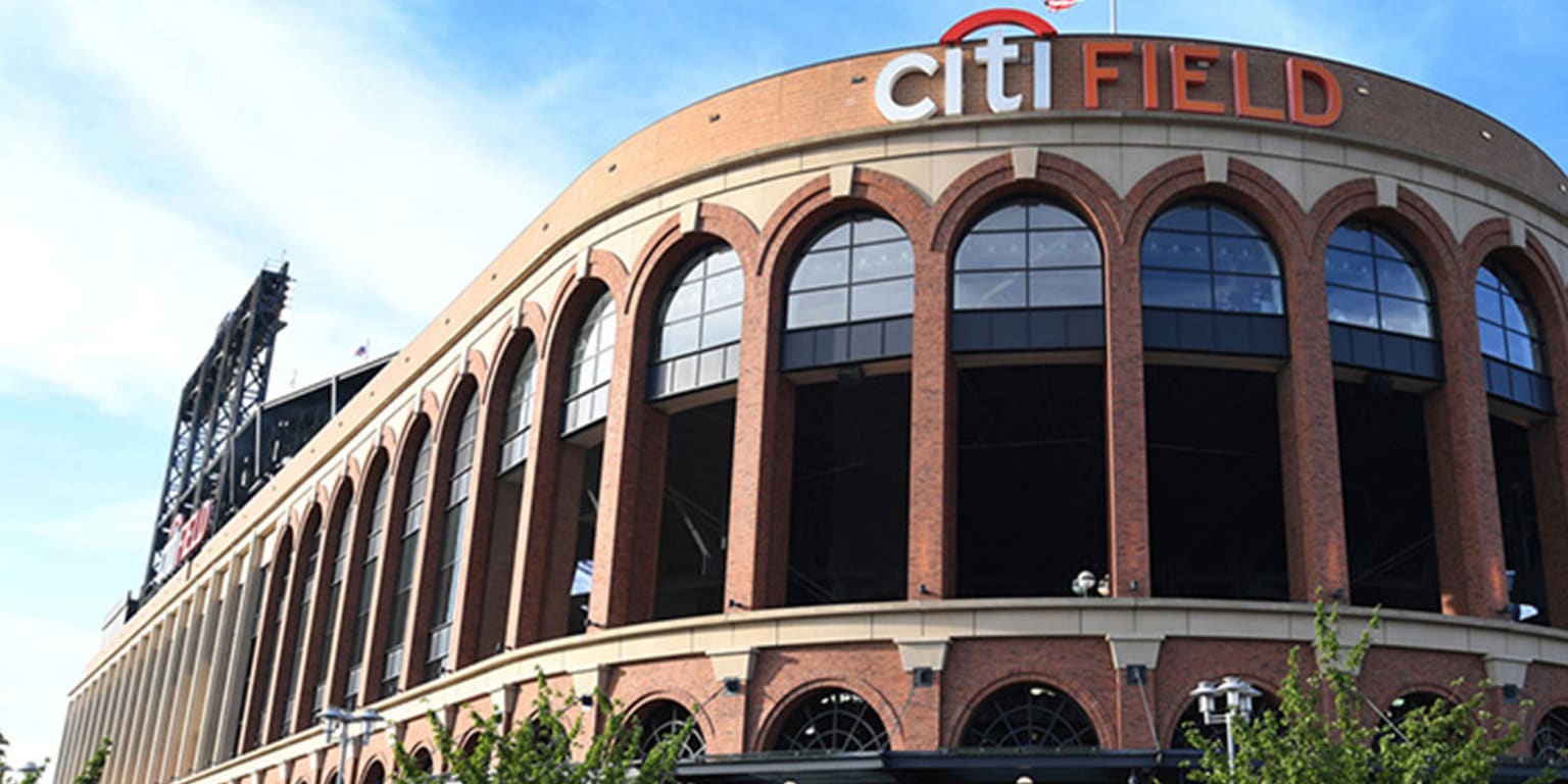 Oficial Licey contra Águilas en el Citi Field en noviembre