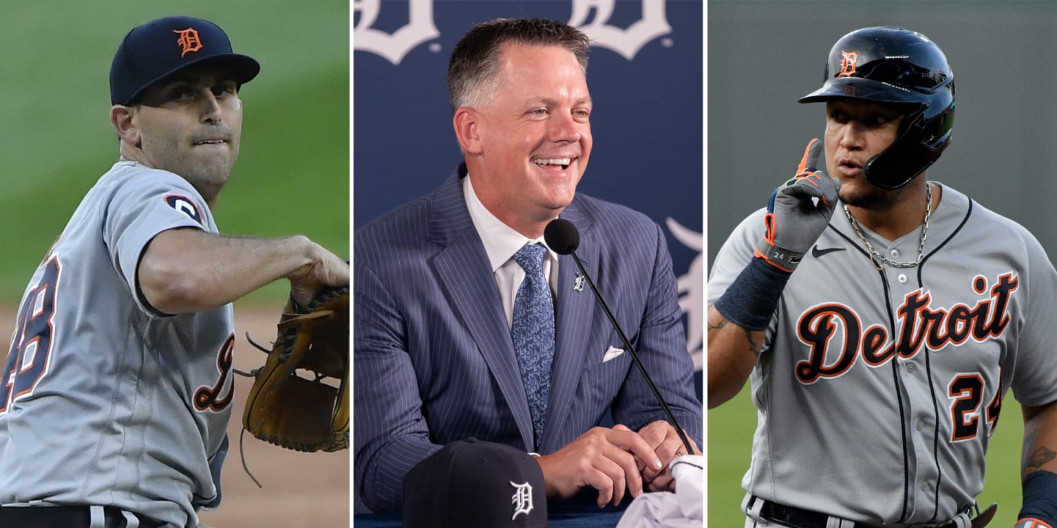 Astros manager A.J. Hinch jokingly dons 'Coach' on jersey