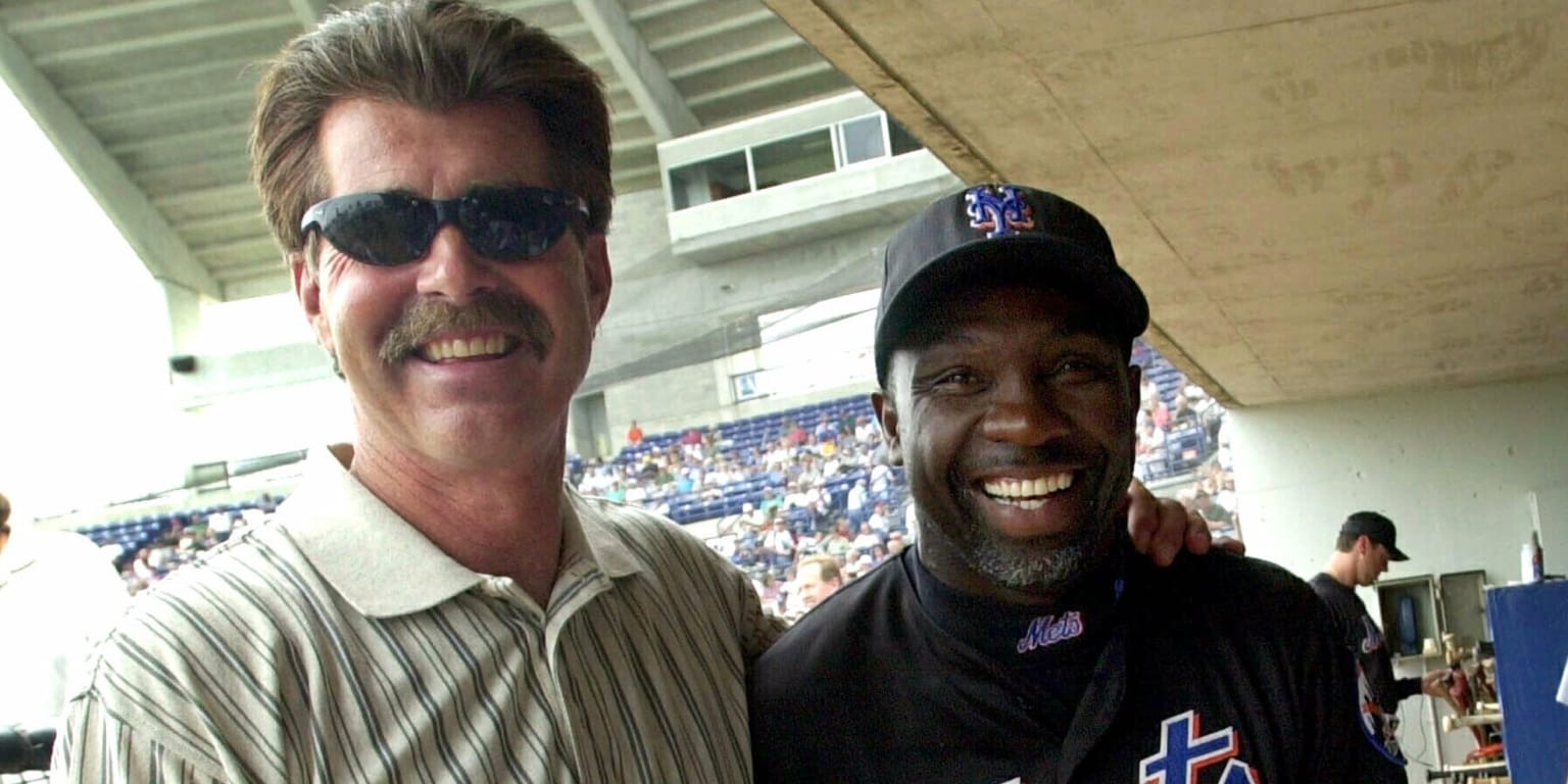 Mookie Wilson Chatting at Shea Stadium - Mets History