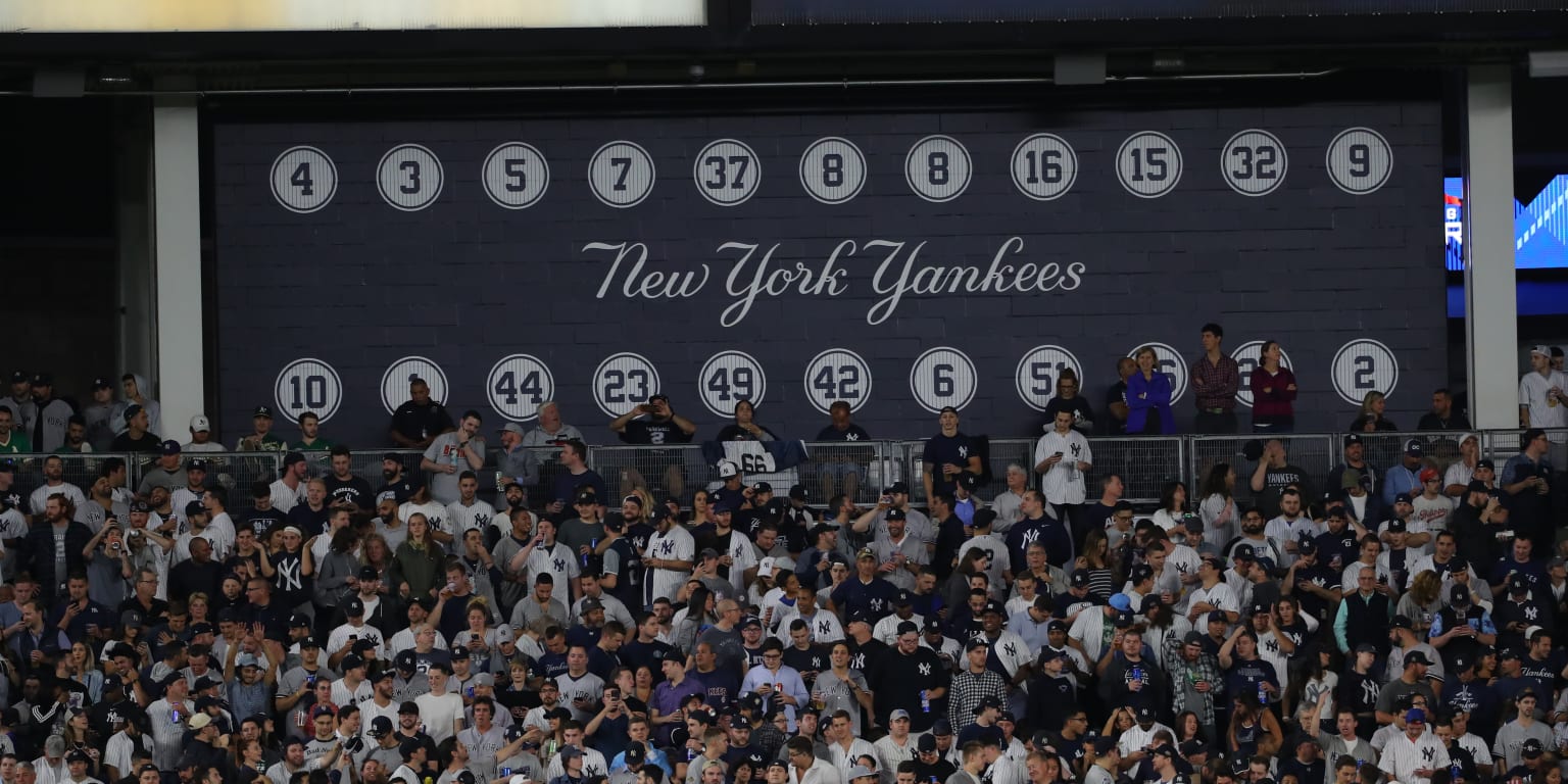 New York Yankees on X: #Yankees fans show their support for Boston.  #BostonStrong  / X