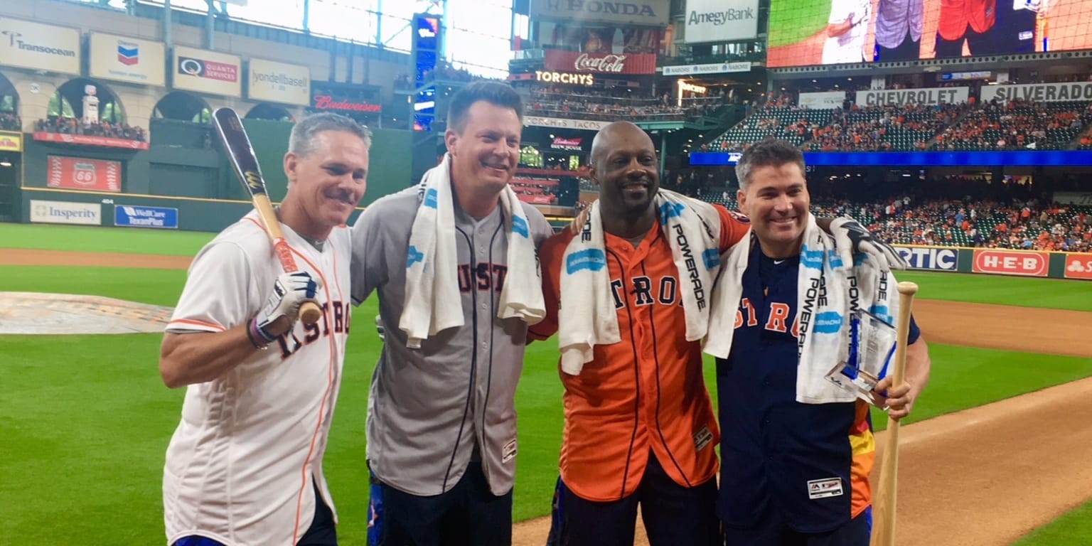 Houston, Texas, USA. August 12, 2018: Houston Astros great Craig Biggio  walks to the plate during the Legends Weekend Home Run Derby prior to the  Major League Baseball game between the Seattle