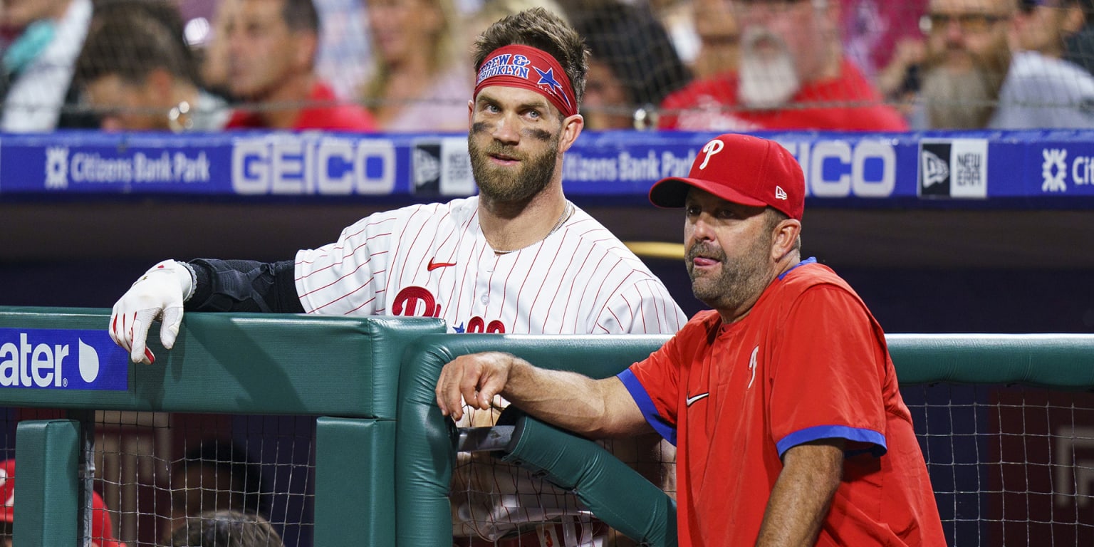 Kevin Long coaching two-strike approach with Phillies