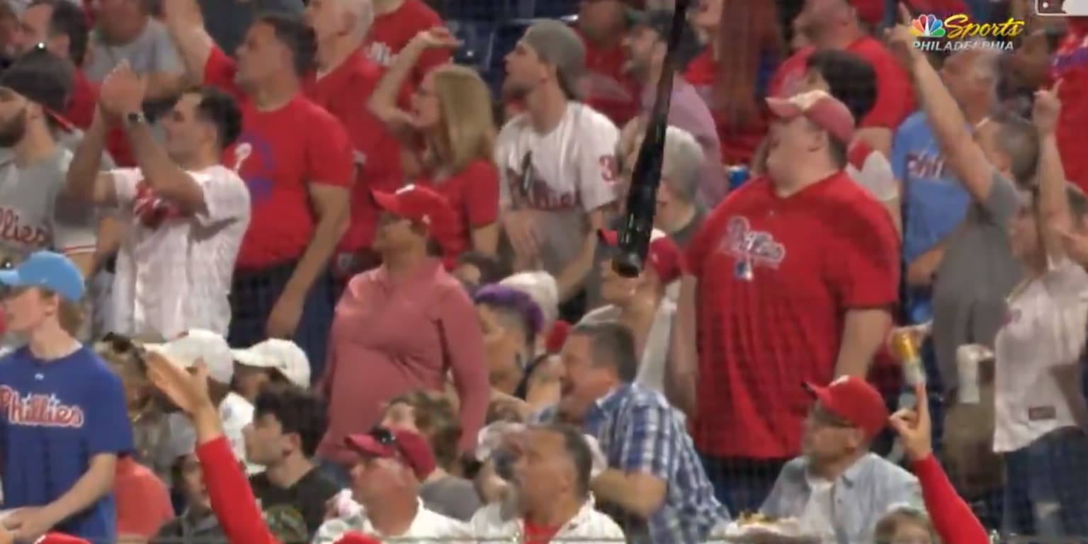 70.3% of MLB fans approve of bat flips - Halos Heaven