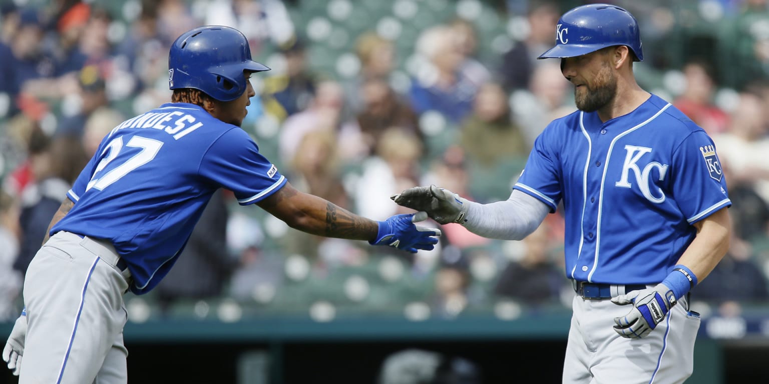 Royals record most hits and runs of season vs. Tigers