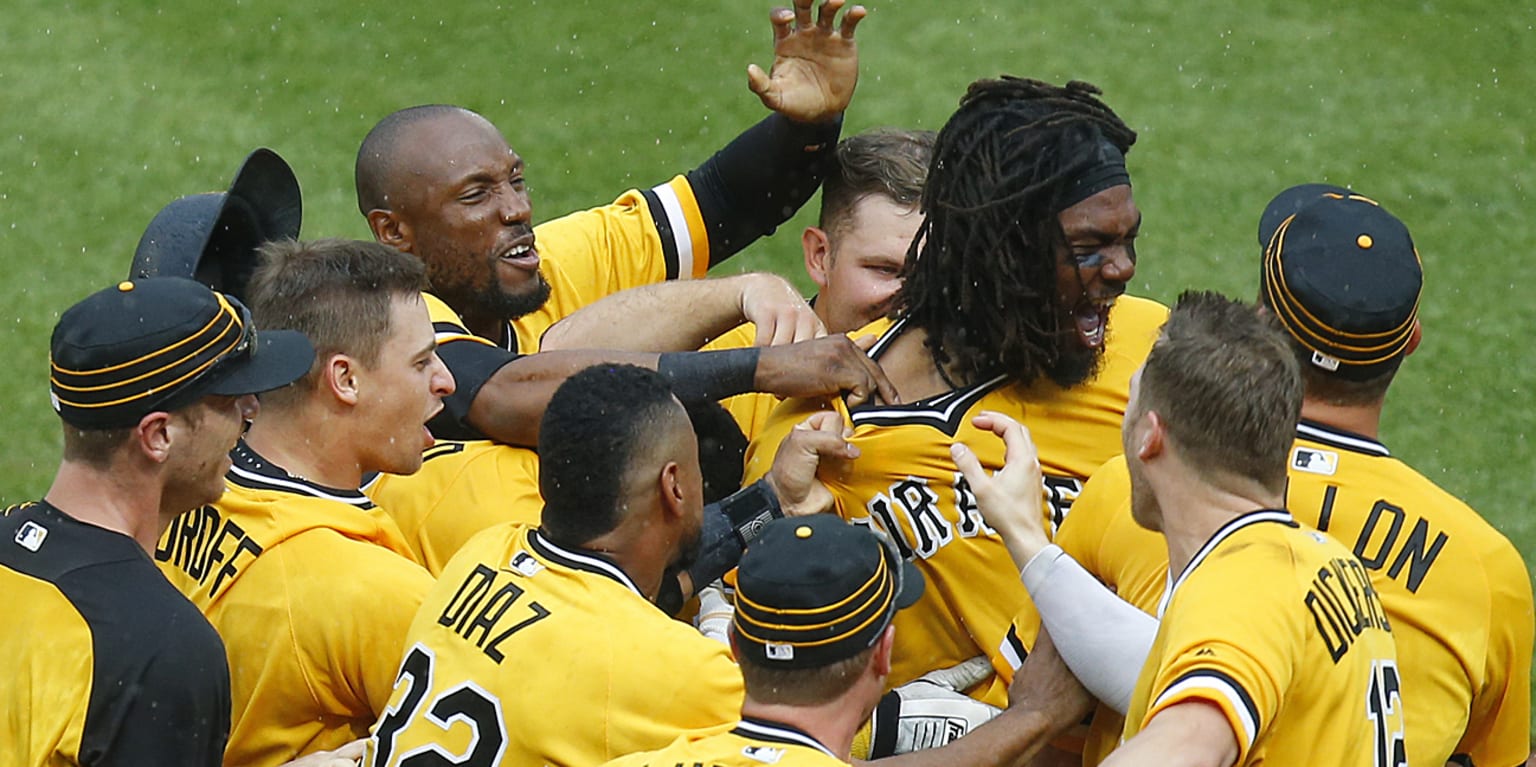 Mercer's slump continues as Pirates lose 4-3 to Twins