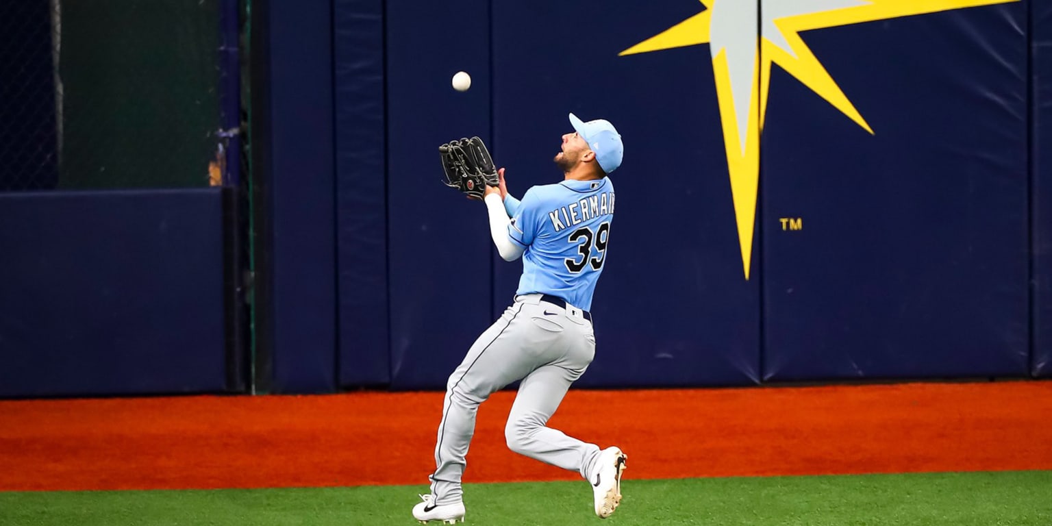Kevin Kiermaier leaps for CATCH OF THE YEAR candidate! 