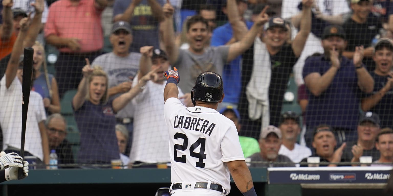 Cabrera remains at 498 homers, Tigers edge Indians 2-1