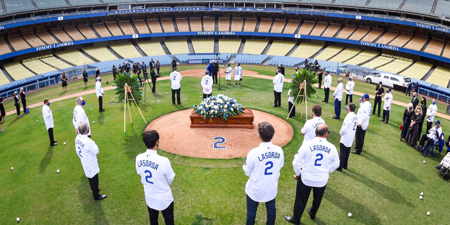 Dodgers hold Tommy Lasorda memorial service