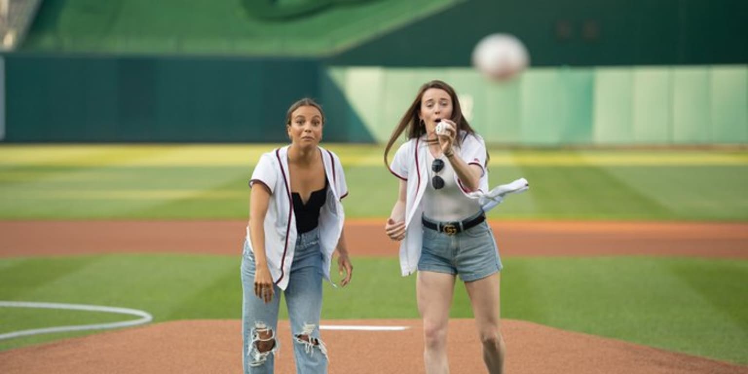 Mallory Pugh, Rose Lavelle throw first pitch