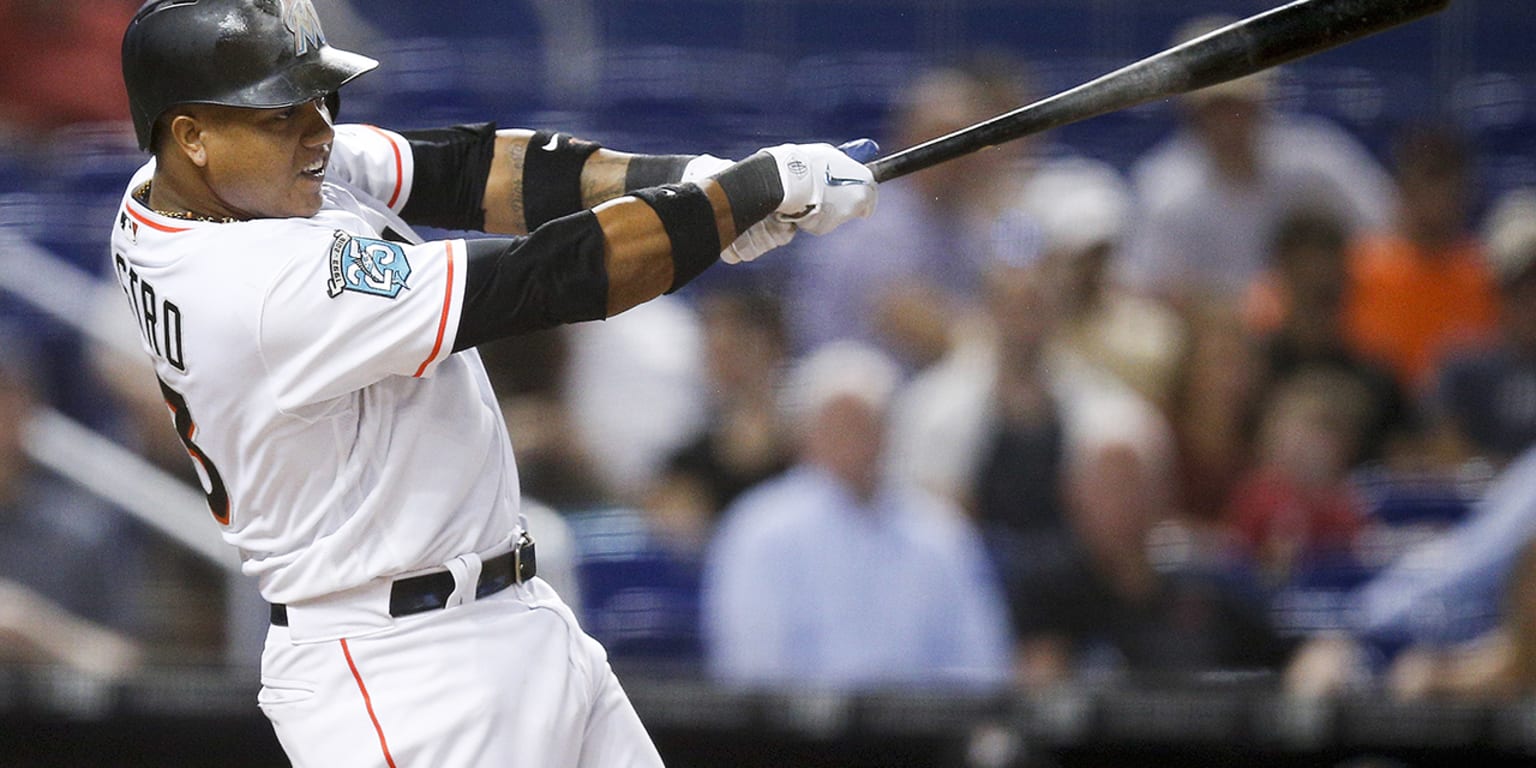 Castro jonronea en paliza de Marlins a Bravos Starlin Castro jonronea en paliza de Marlins a Bravos