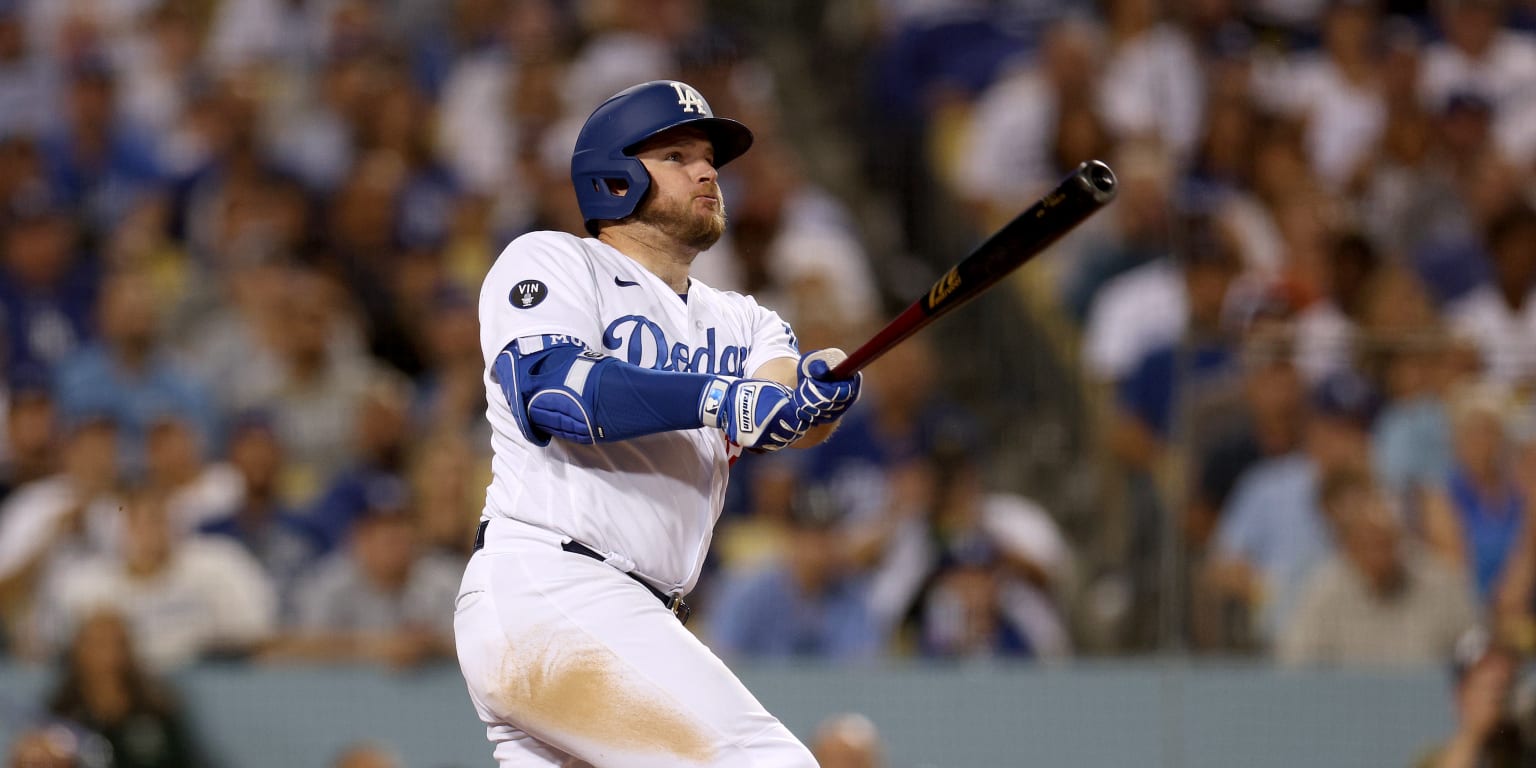 Max Muncy hits key homer to lead Dodgers