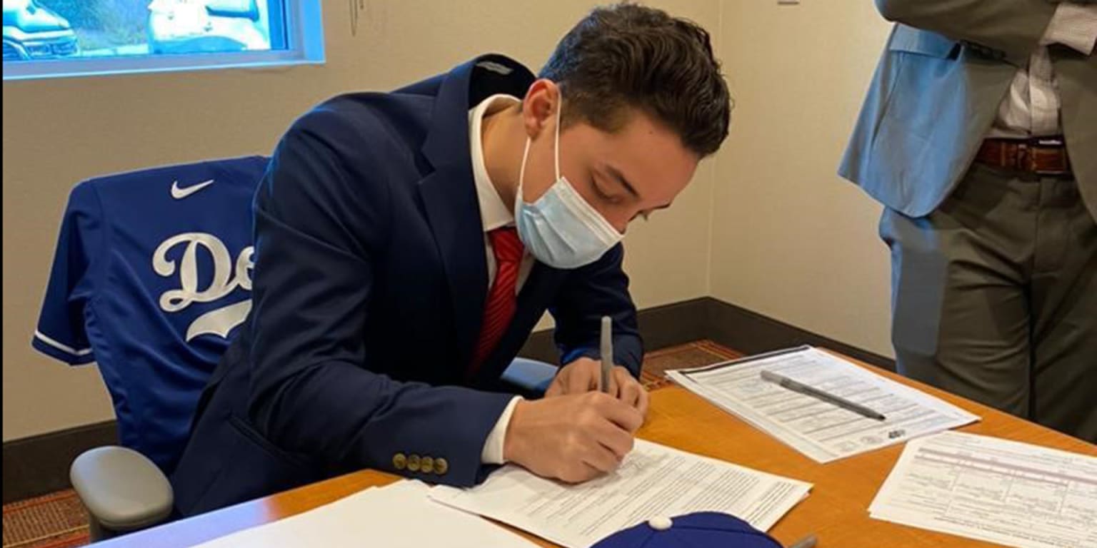 Jesus Galiz, Dodgers signee, set to start professional baseball career