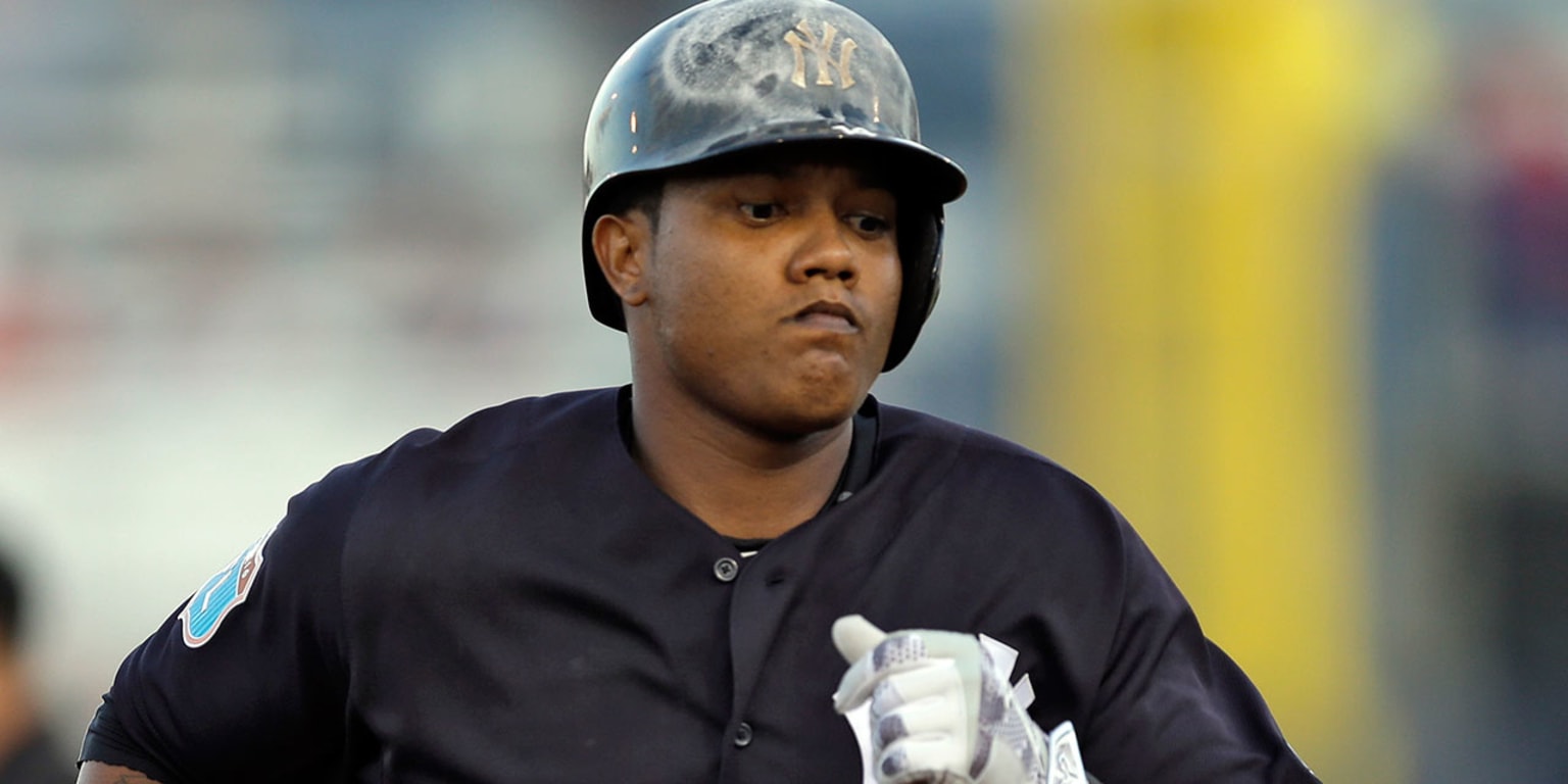 Yankees’ Starlin Castro hits long home run