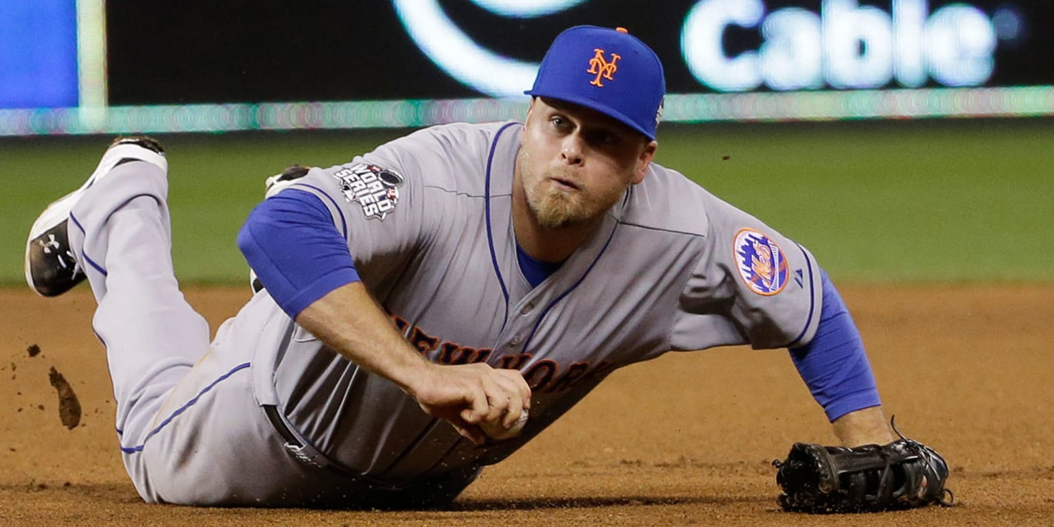 Photo: Mets' Lucas Duda speaks to the media prior to the World Series -  KCP20151026119 