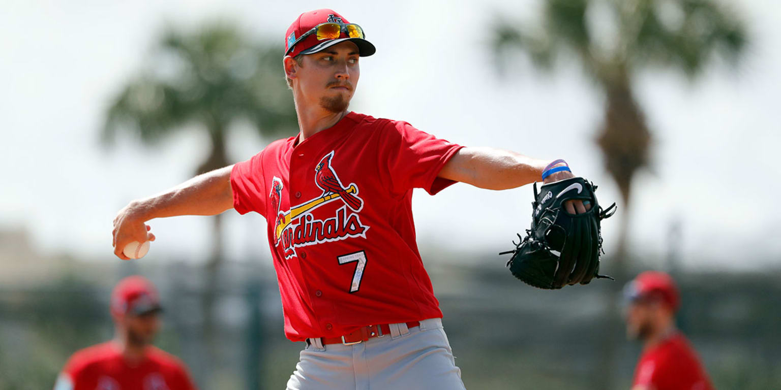 Cardinals' Luke Weaver uses throwback delivery