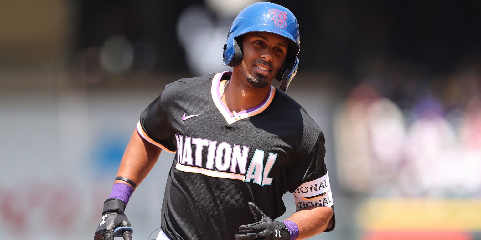 Brennen Davis undergoes back surgery