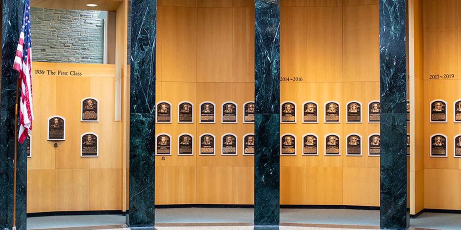 Hall of fame tiny. Hall of Fame. Баскетбольный зал славы. 4090 Hall of Fame. Зал хоккейной славы в Торонто.