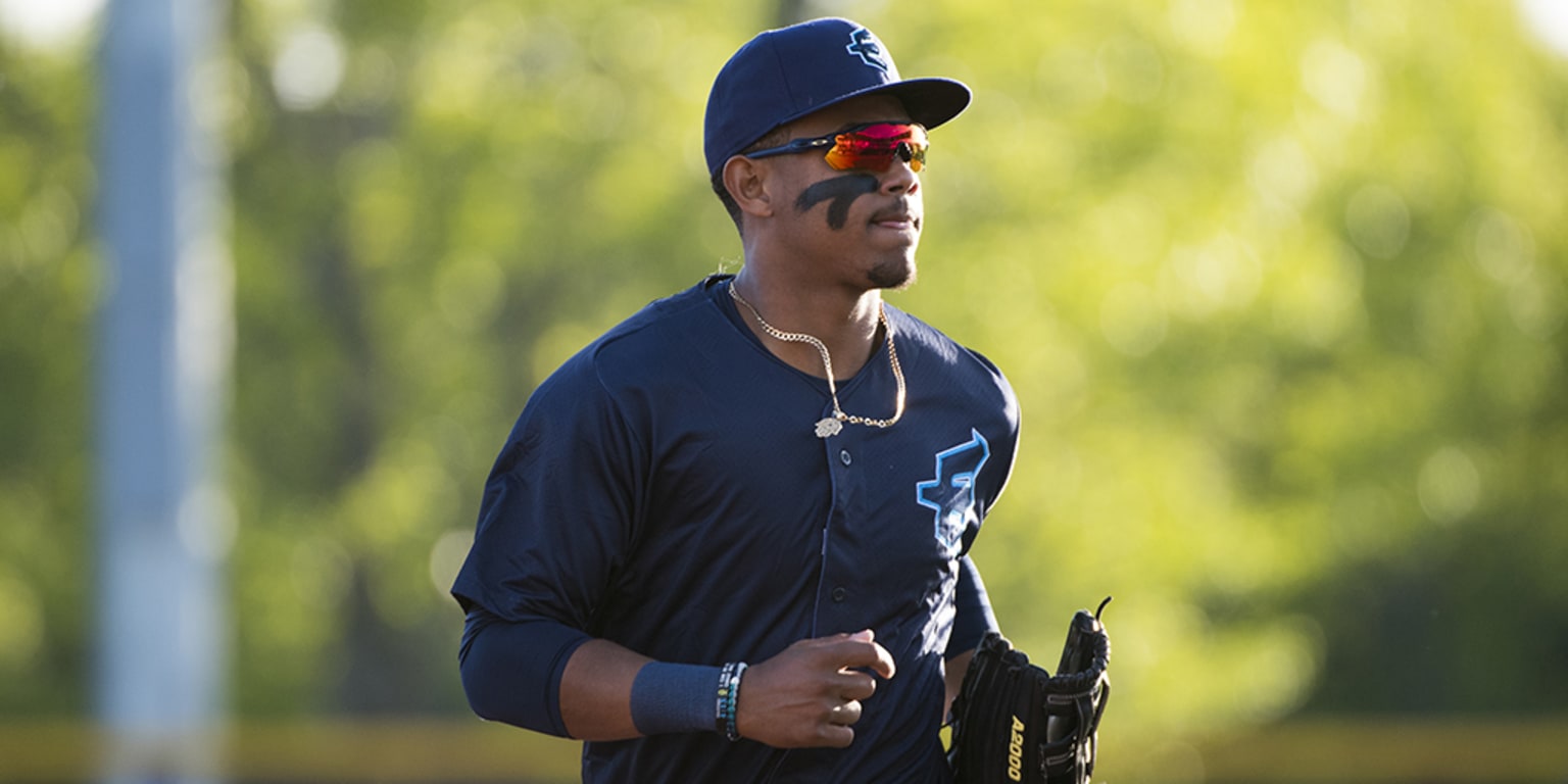 Earlier than expected, Julio Rodriguez back in spring-training camp with  Mariners