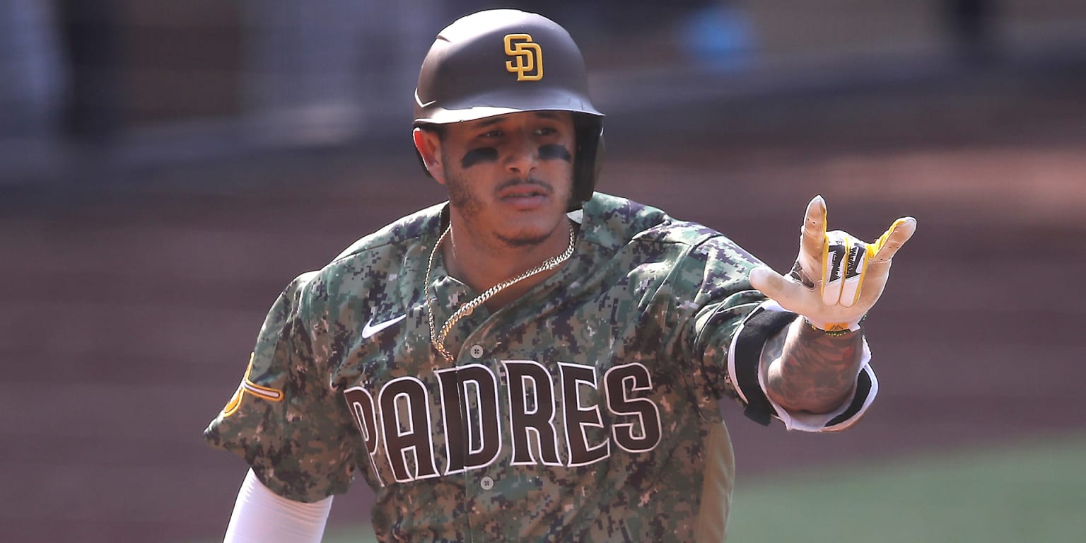 Manny Machado homers in doubleheader in Padres loss