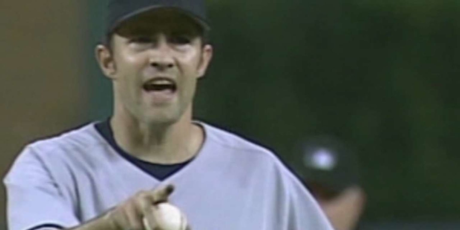 Only a Future Hall of Fame Pitcher Could Tell Joe Torre to Get Back in the  Dugout - Bleacher Nation