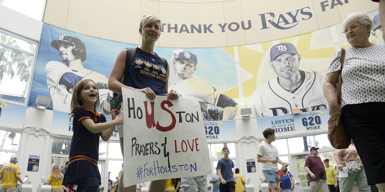 Astros and Mets use day off in Houston to volunteer after Harvey