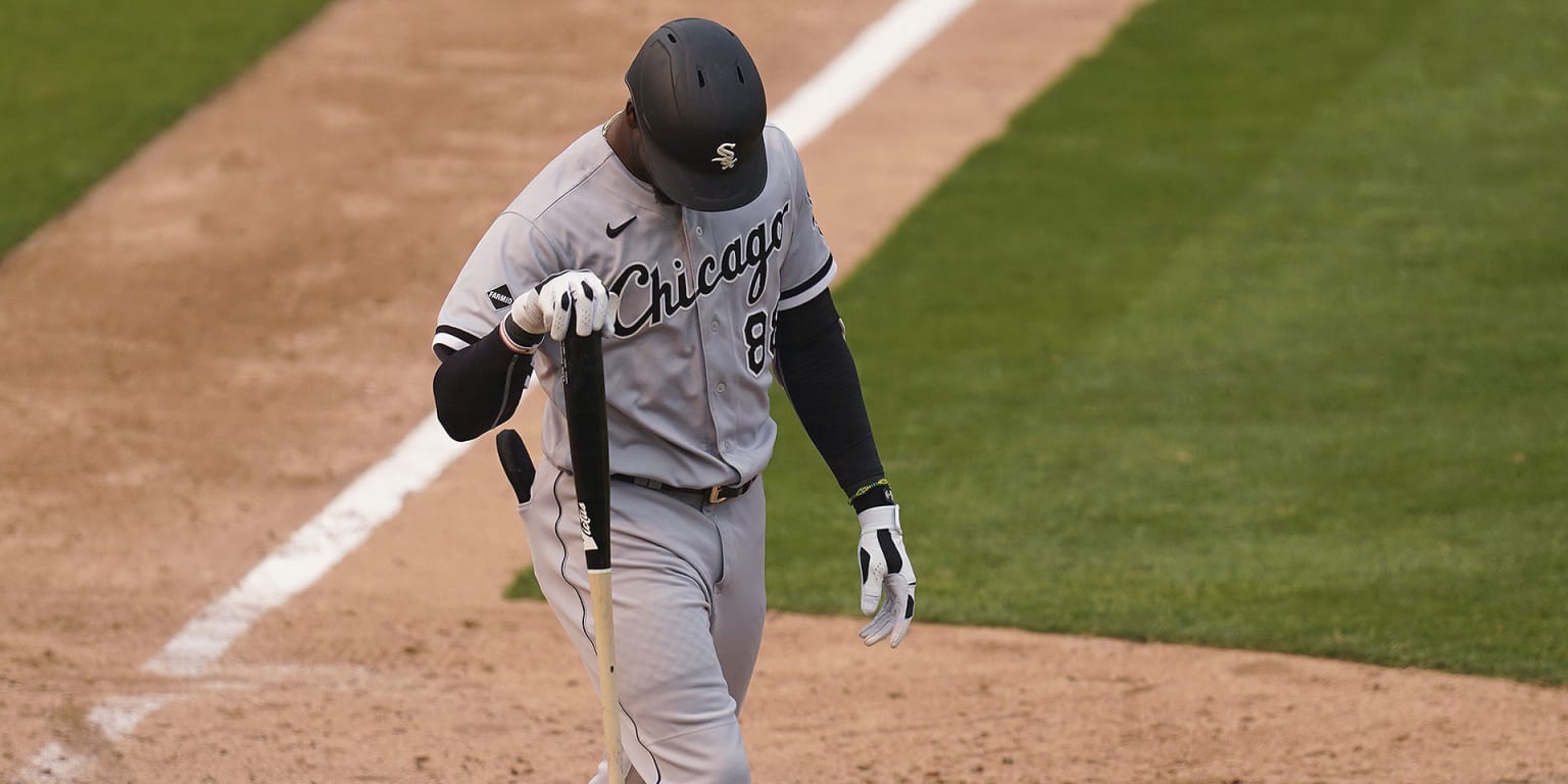 Luis Robert launches incredible 487-foot home run in Game 3 of wild-card  series