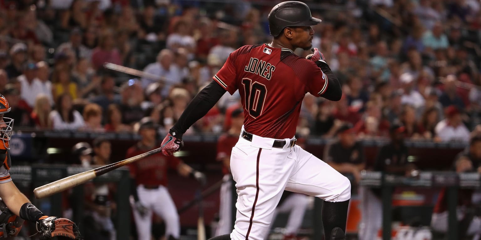 Adam Jones adds depth, versatility to D-Backs' roster