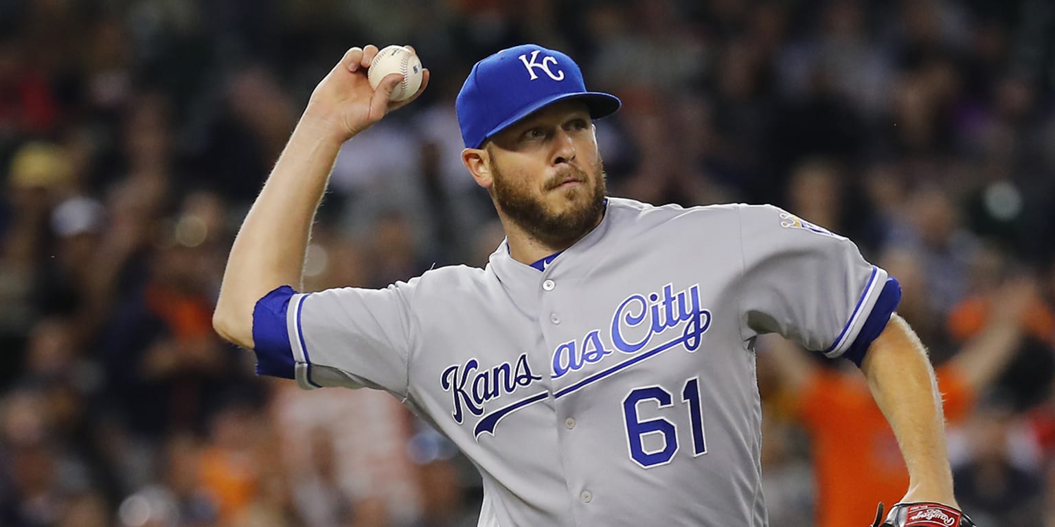 Royals reliever Kevin McCarthy optioned