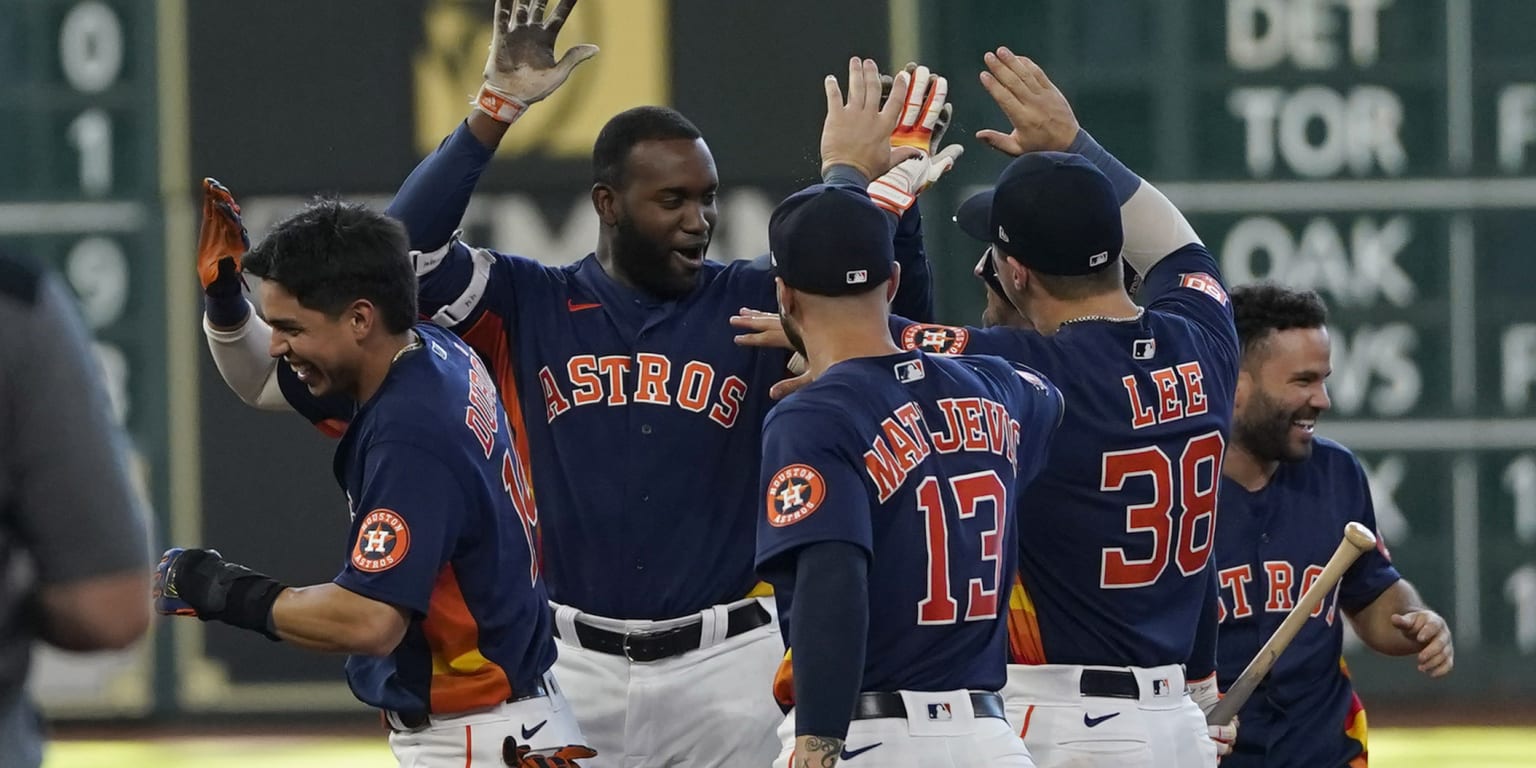 Seattle Mariners fans devastated by playoff loss to Houston Astros after Yordan  Alvarez walk-off home run: Biggest gut punch I've felt in my life, I  have no idea how you bounce back
