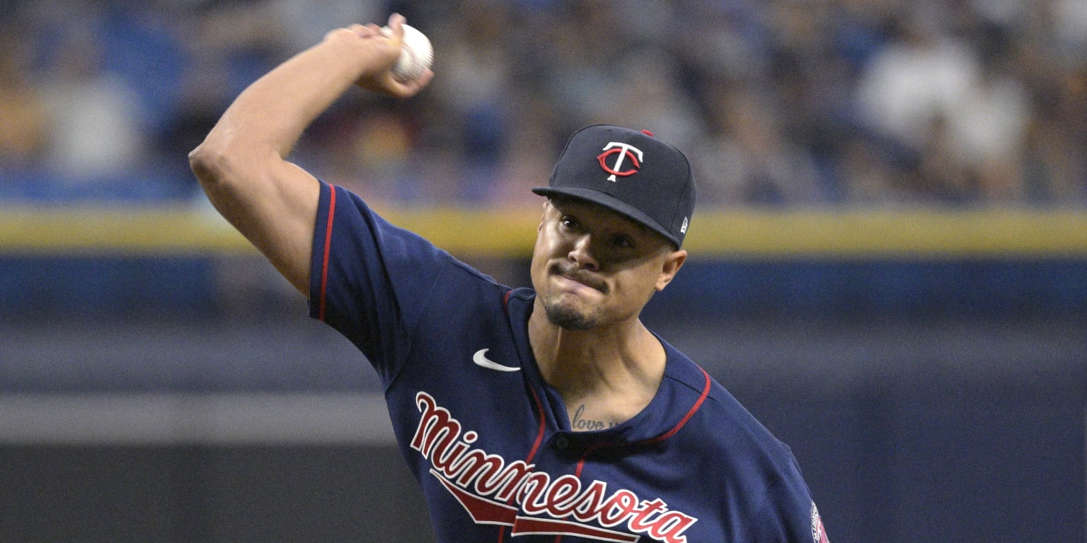 Photo: Twins Chris Archer Pitches Against the Royals