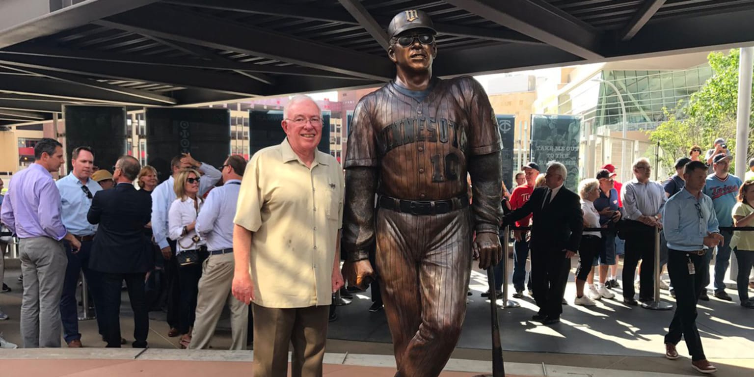 Tony Oliva statue unveiled 