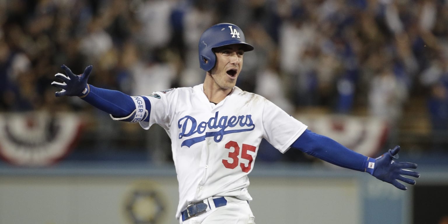 Cody Bellinger made a huge catch in NLCS Game 4 and then won it with a walk...