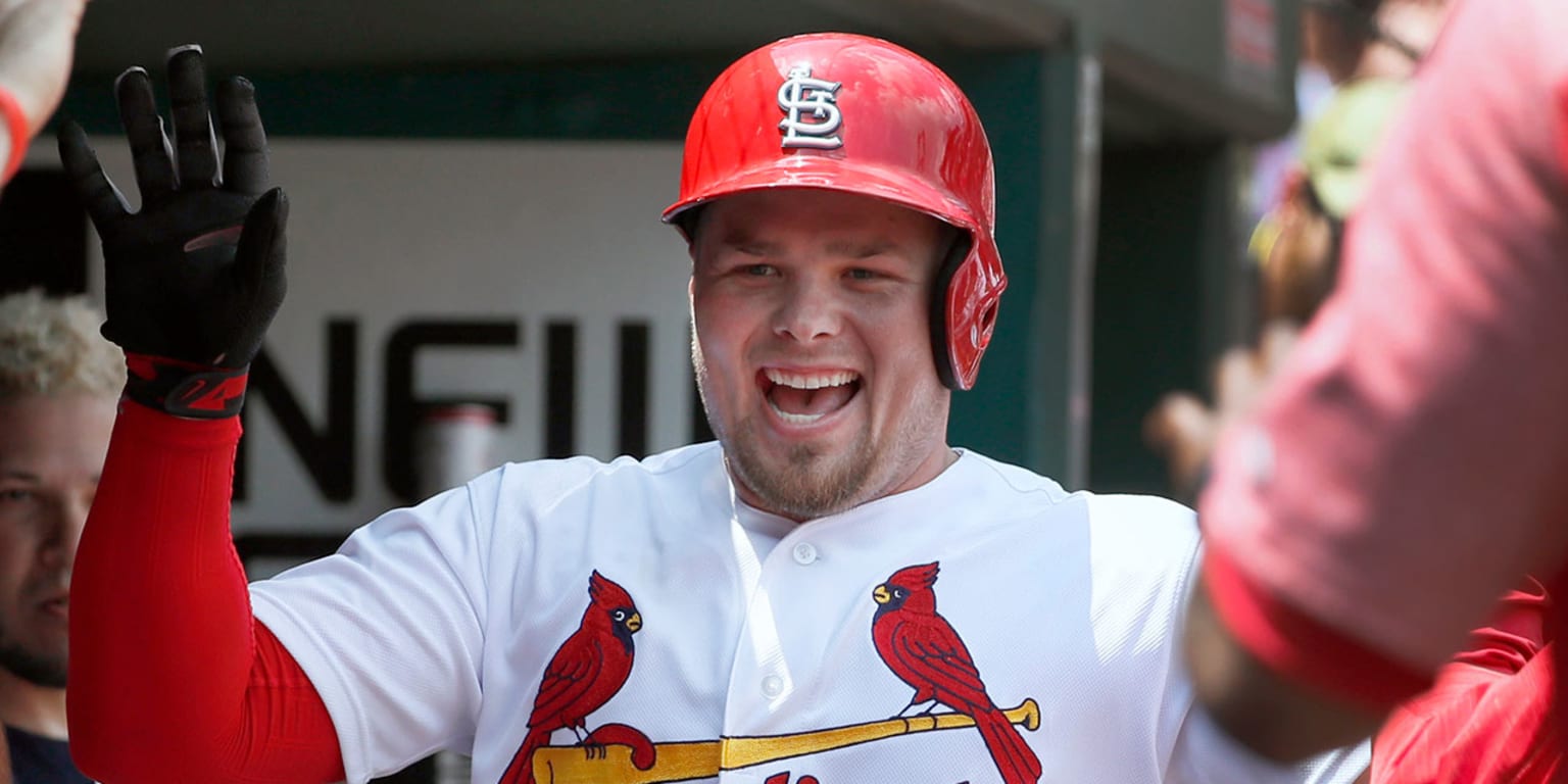 No sleeves necessary for Luke Voit 