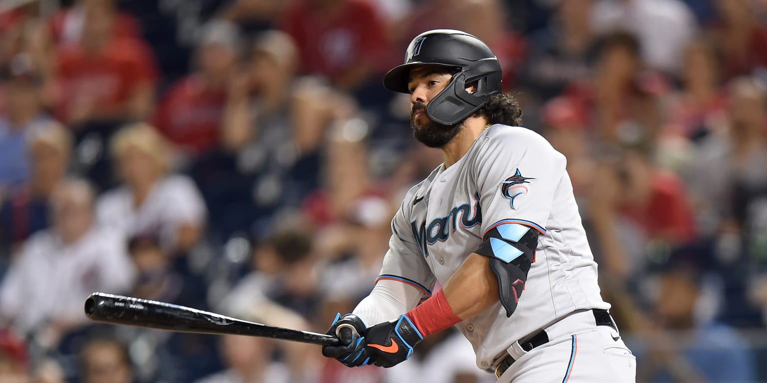 Rojas, Cooper late homers help Marlins end record road skid