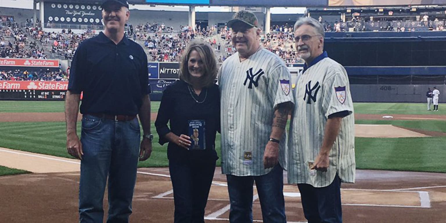 Mickey Mantle's sons throw out first pitch