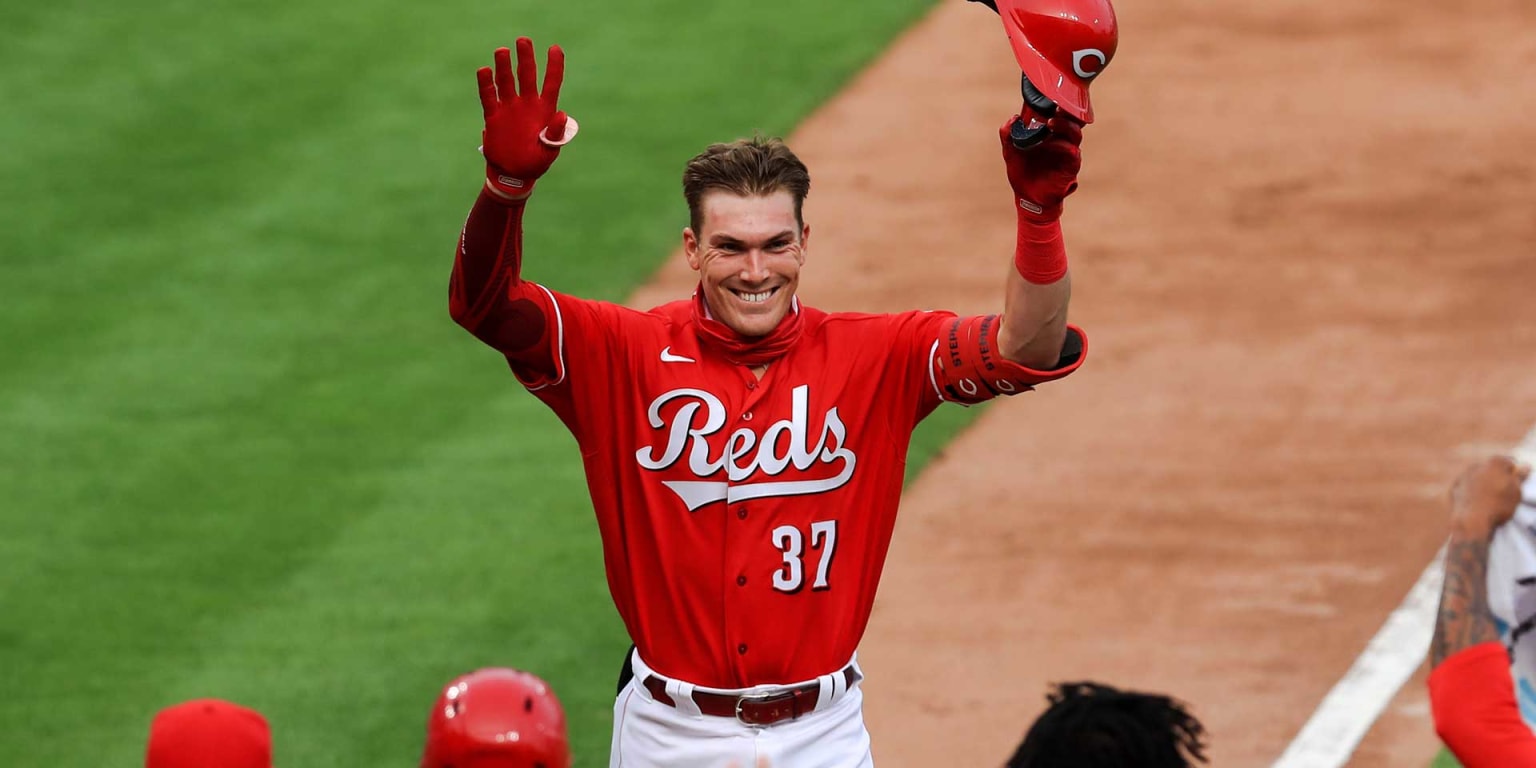 Cincinnati Reds beat Cardinals, lose Tyler Stephenson to injury