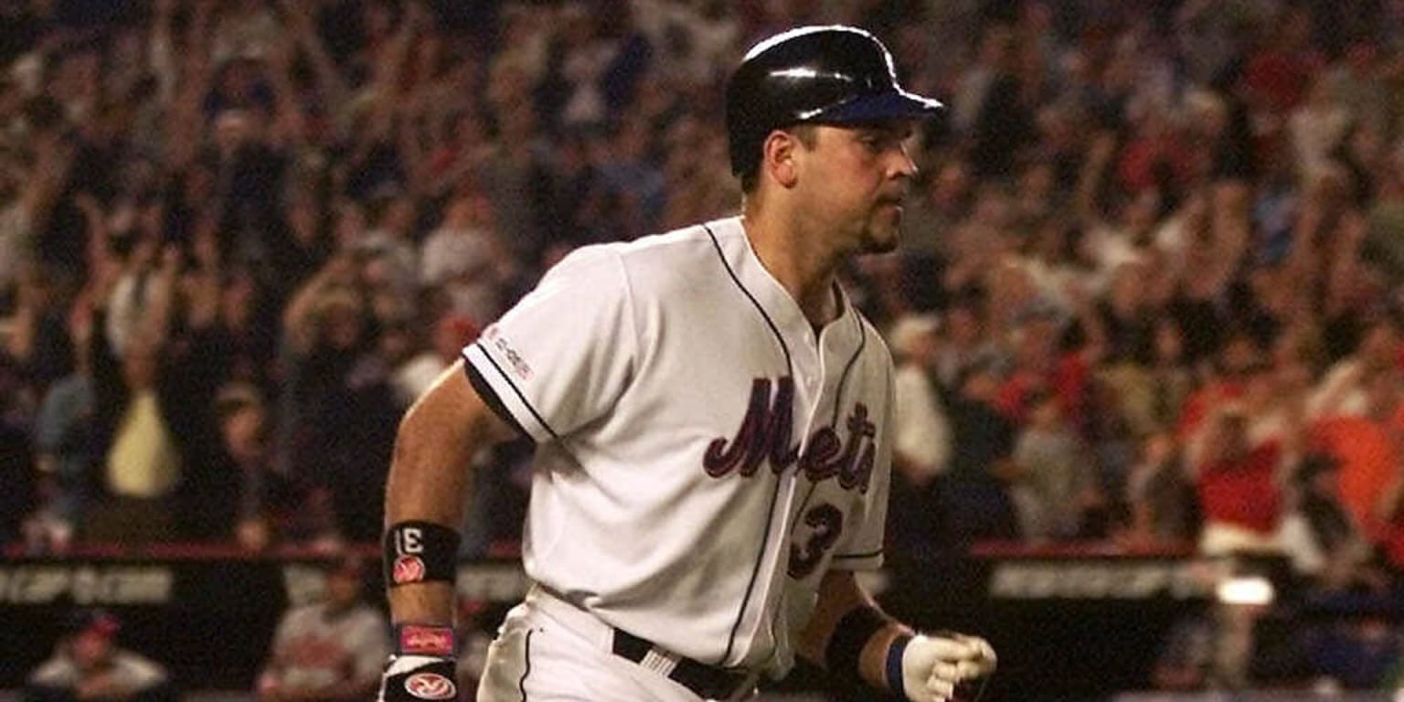 Re-live Mike Piazza's emotional home run in New York's first MLB game after  9/11