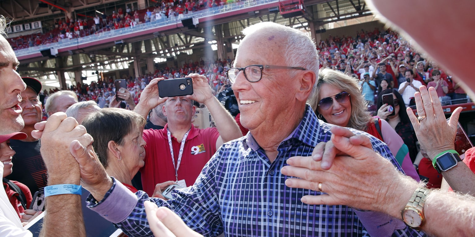 Rockies' Jose Iglesias honors his father with base hit and tears