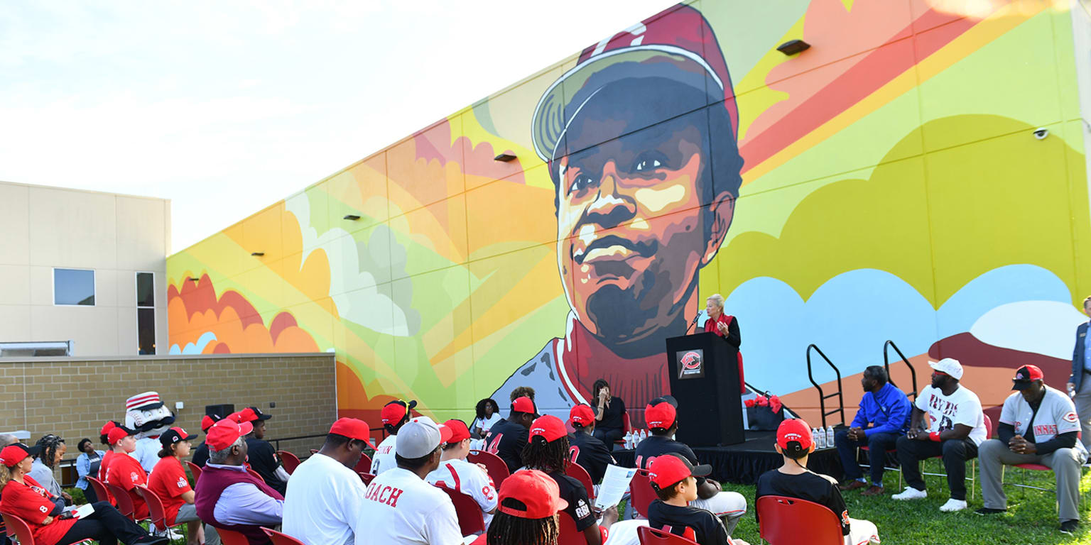Padres News: San Diego Legend Honored with Mural - Sports