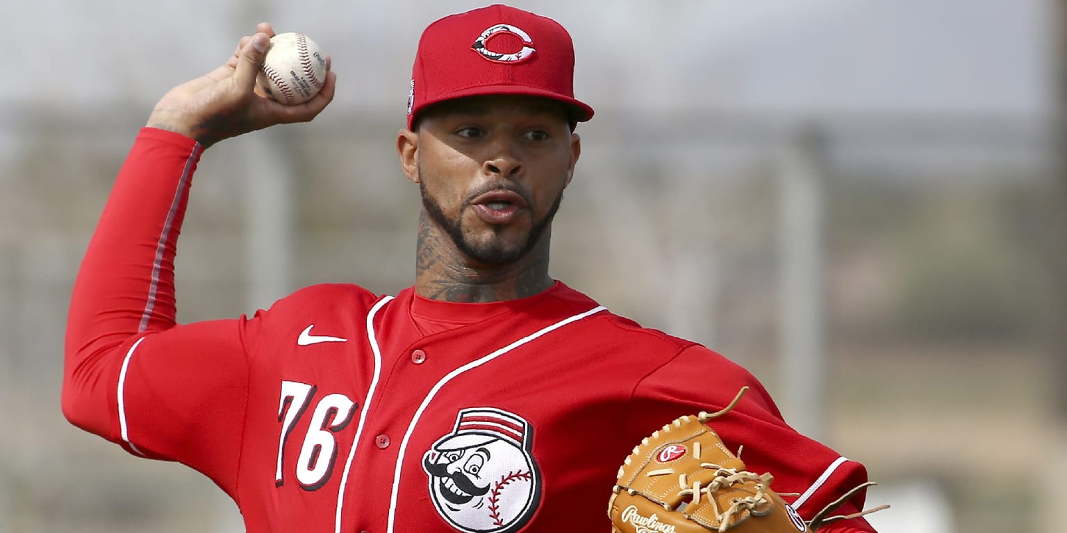 Reds pitcher Vladimir Gutierrez shines in his winter league debut 