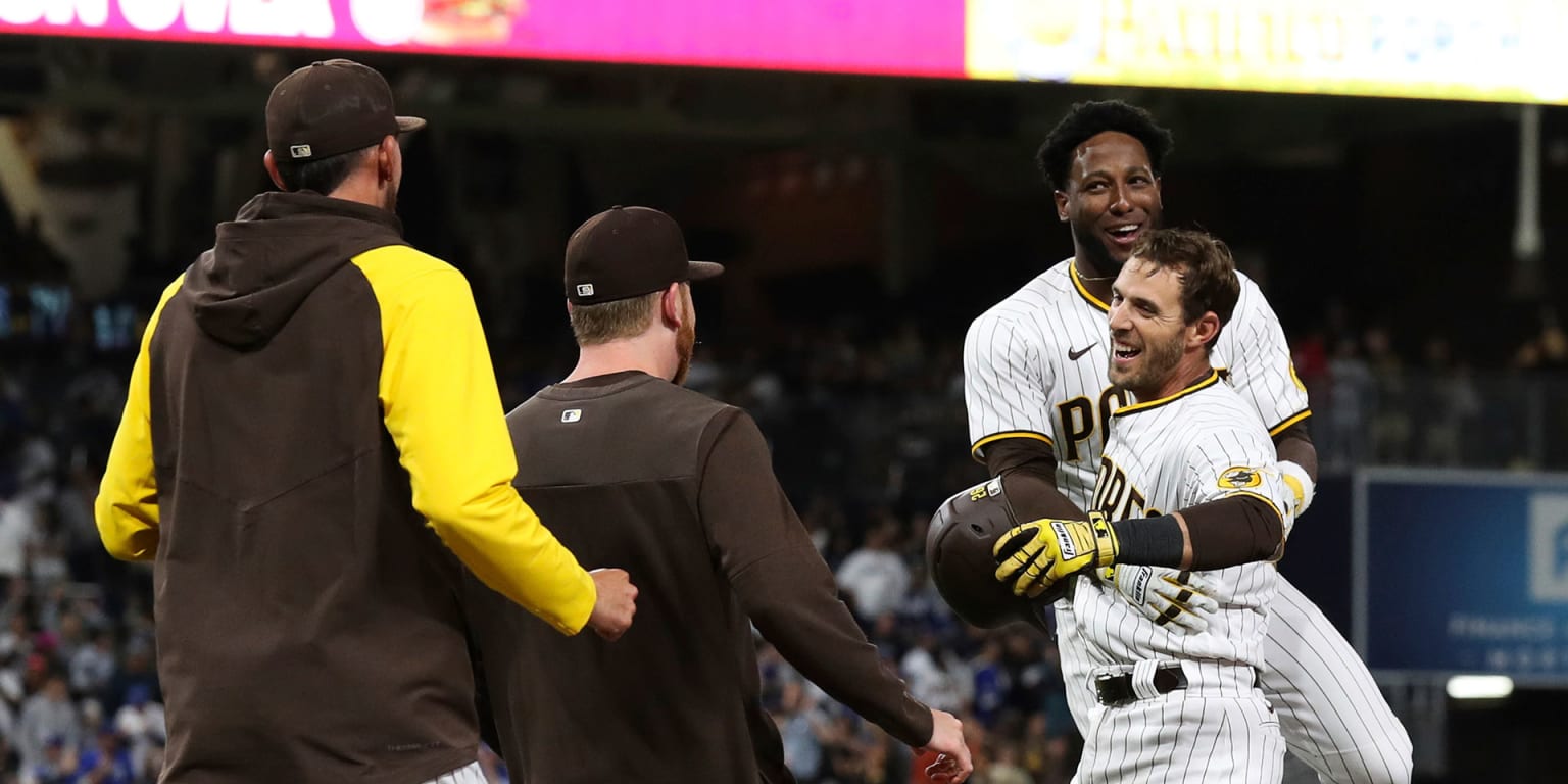 Padres beat Dodgers on walk-off in 10th inning