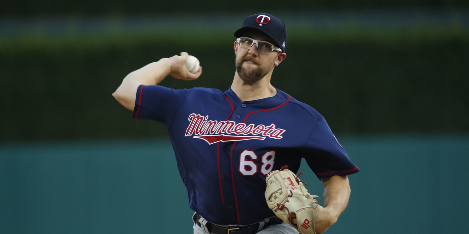 Minnesota Twins starting pitcher Randy Dobnak throws a pitch to