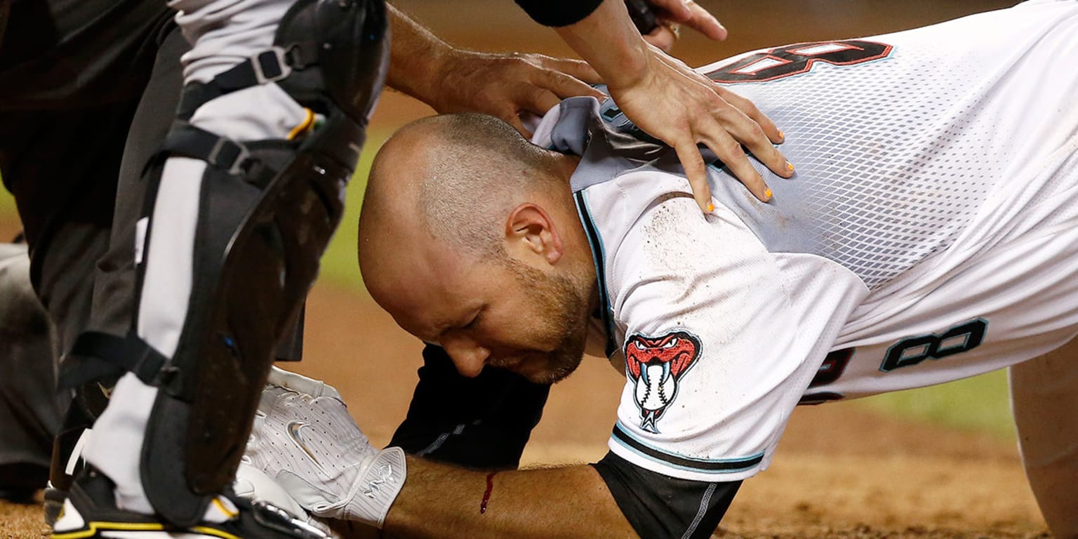 Chris Iannetta available to play after being hit by pitch in mouth