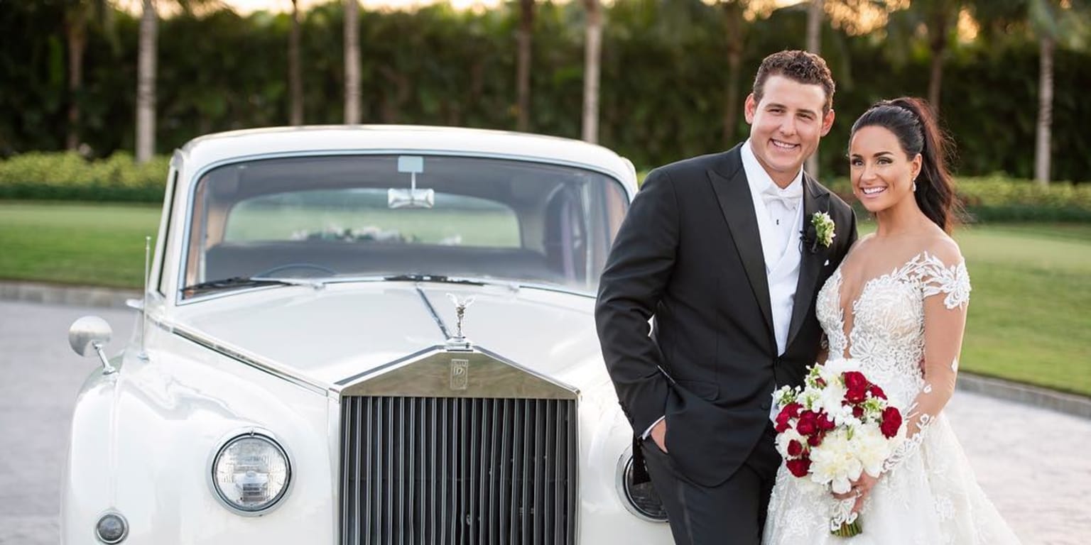 Anthony Rizzo and his wife, Emily, capped off their wedding
