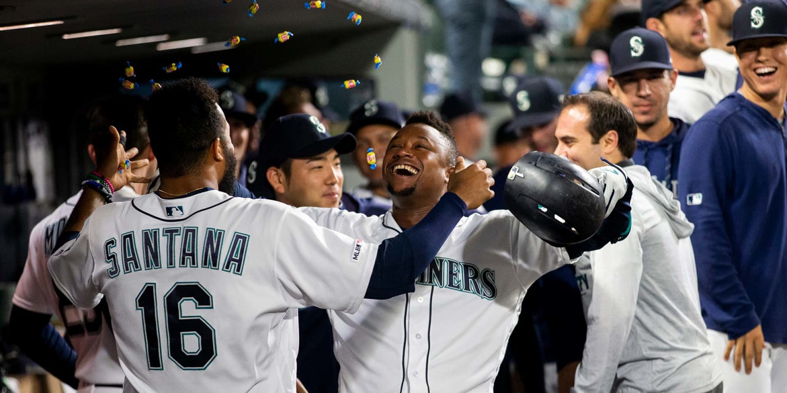 Mariners defeat Cardinals, end losing skid