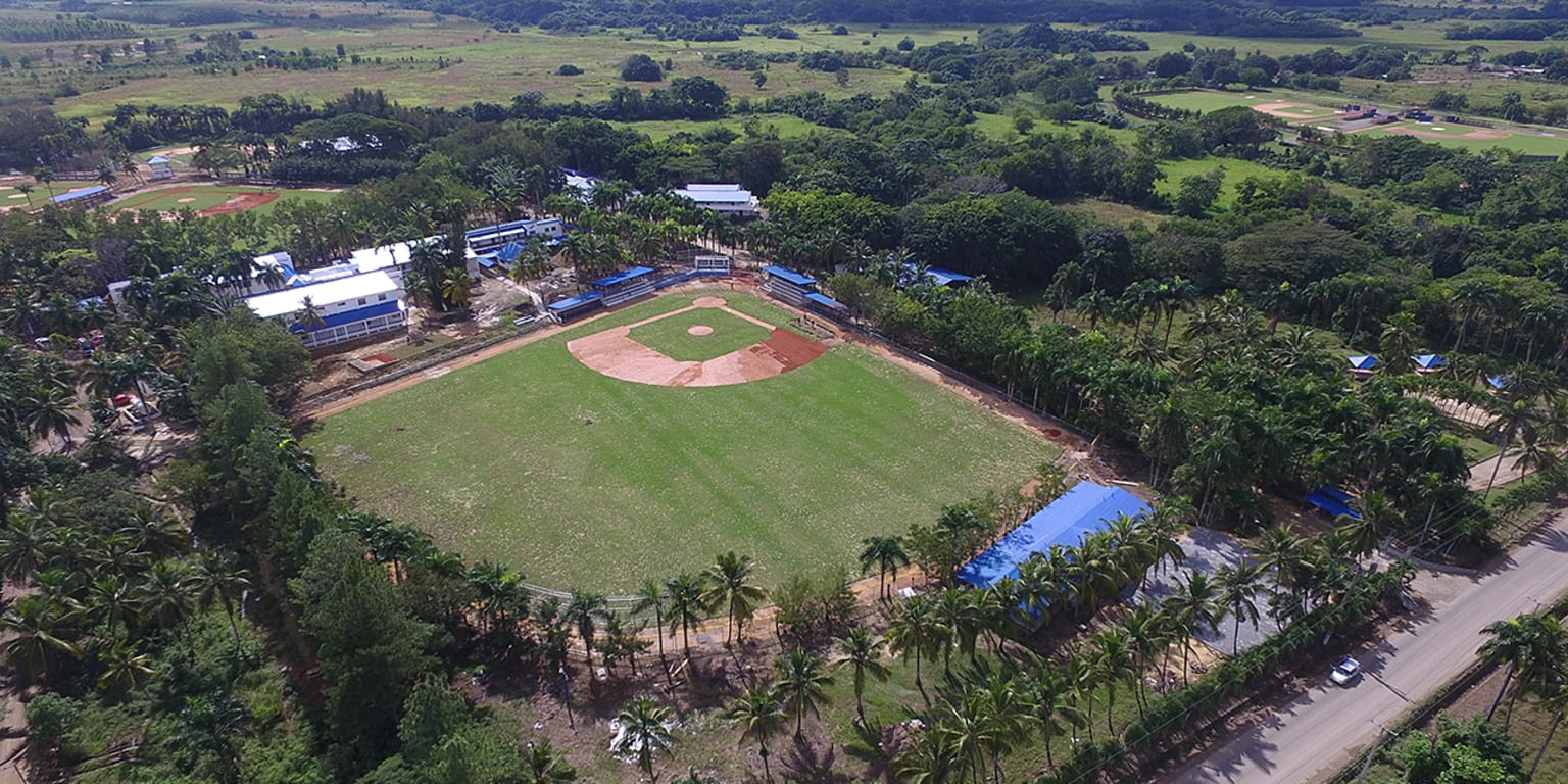 Astros expand presence in Dominican Republic
