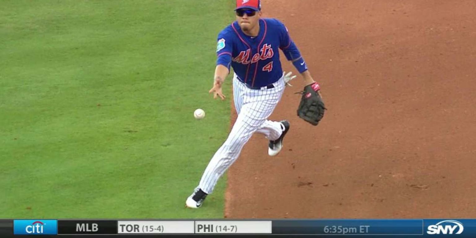 Mets' Wilmer Flores at shortstop: 'I feel very comfortable