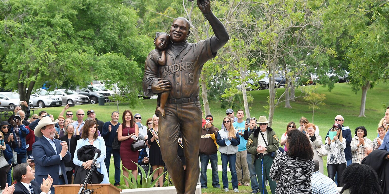 San Diego Padres outfielder Tony Gwynn -- Please credit