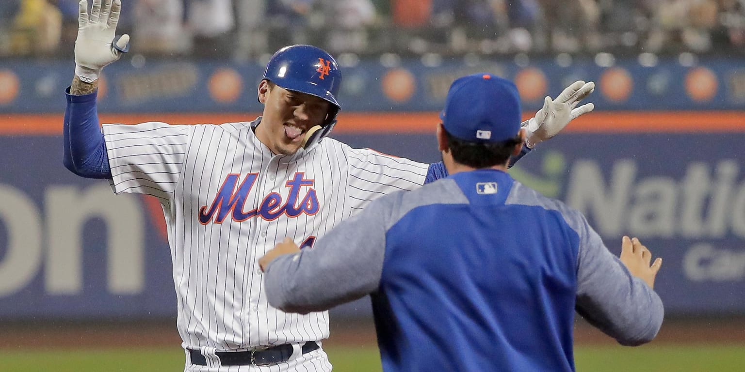 Wilmer Flores caps off New York Mets' rally with go-ahead, three-run homer