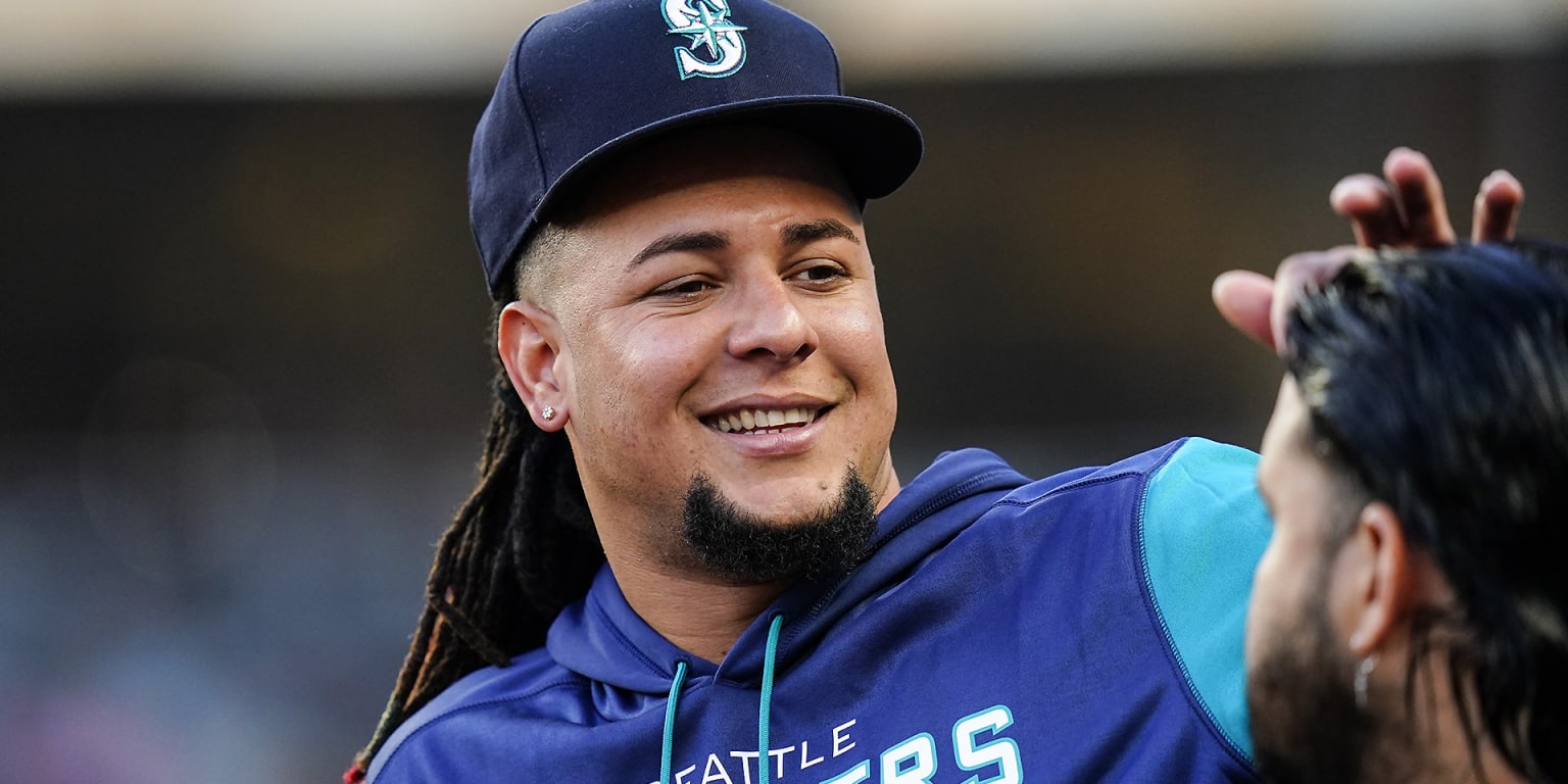 Luis Castillo joins Mariners in New York